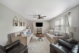 2107 Wheeler St, Woodridge, IL 60517 - Photo 12