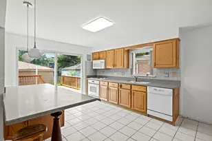 9522 Lawler Ave, Skokie, IL 60077 - Photo 8