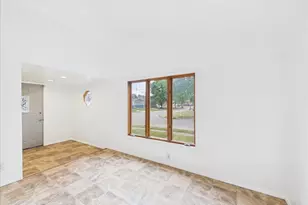 2335 Burton St, Rockford, IL 61103 - Photo 6