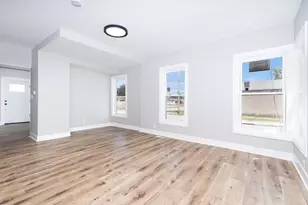 201 W John St, Plano, IL 60545 - Photo 8