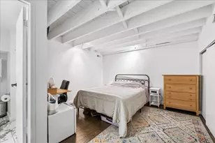 1009 W Wolfram St, Chicago, IL 60657 - Photo 12