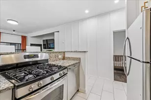 1009 W Wolfram St, Chicago, IL 60657 - Photo 8