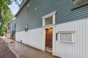 1009 W Wolfram St, Chicago, IL 60657 - Photo 2
