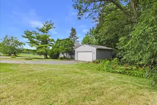1636 Larchmont Rd, Davis, IL 61019 - Photo 2