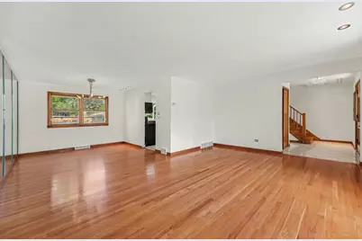 10324 S Claremont Avenue, Chicago, IL 60643 - Photo 8