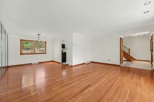 10324 S Claremont Ave, Chicago, IL 60643 - Photo 8