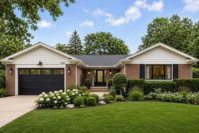 1704 Sunnyside Circle, Northbrook, IL 60062 - Photo 2
