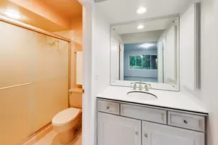 1704 Sunnyside Cir, Northbrook, IL 60062 - Photo 24