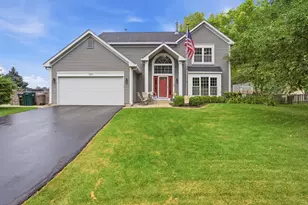 1243 Hazelwood Ct, Batavia, IL 60510 - Photo 2