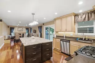 1243 Hazelwood Ct, Batavia, IL 60510 - Photo 12