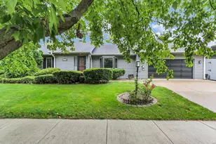 3501 Roxford Dr, Champaign, IL 61822 - Photo 2