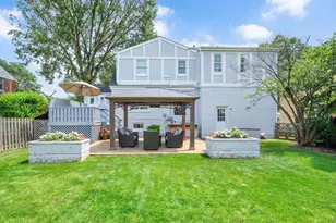 8 Mohawk Dr, Clarendon Hills, IL 60514 - Photo 32
