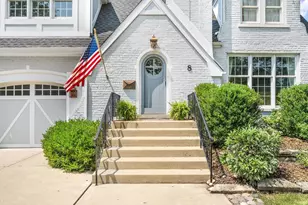 8 Mohawk Dr, Clarendon Hills, IL 60514 - Photo 4