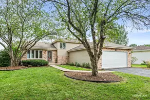 1702 Pebble Beach Dr, Plainfield, IL 60586 - Photo 2