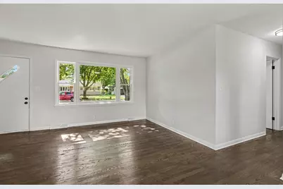 753 Westgate Drive, Aurora, IL 60506 - Photo 2