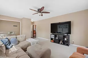 1902 E Indiana St, Wheaton, IL 60187 - Photo 14