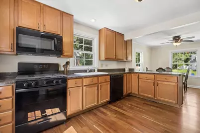 1902 E Indiana Street, Wheaton, IL 60187 - Photo 12