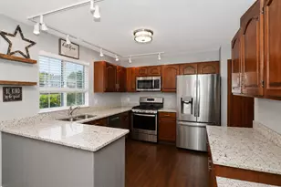 685 Morning Glory Ln, Bartlett, IL 60103 - Photo 12