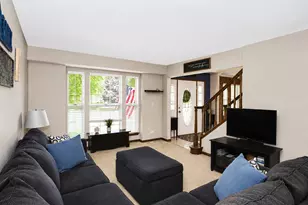 685 Morning Glory Ln, Bartlett, IL 60103 - Photo 6