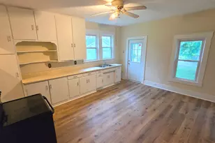 1204 N Dawley St, Salem, IL 62881 - Photo 10