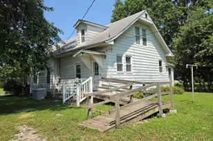 1204 N Dawley St, Salem, IL 62881 - Photo 2