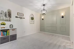 823 E Coach Rd, Palatine, IL 60074 - Photo 10