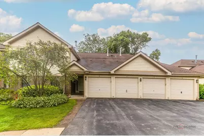 823 E Coach Road #6, Palatine, IL 60074 - Photo 1