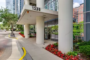 1235 S Prairie Ave, Chicago, IL 60605 - Photo 2
