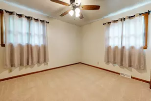 1002 S Mattis Ave, Champaign, IL 61821 - Photo 8