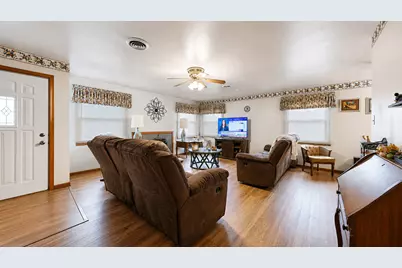 1002 S Mattis Avenue, Champaign, IL 61821 - Photo 2