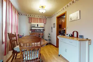 1002 S Mattis Ave, Champaign, IL 61821 - Photo 4