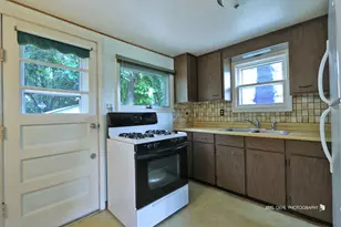 3152 27th St, Zion, IL 60099 - Photo 6