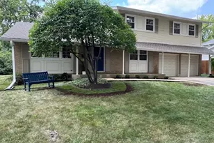 828 N Glenn Dr, Palatine, IL 60074 - Photo 1