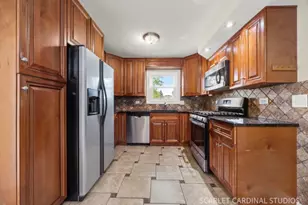 235 Westbrook Cir, Naperville, IL 60565 - Photo 6