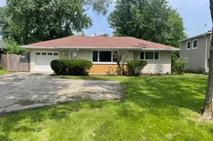 2402 E Grand Ave, Lindenhurst, IL 60046 - Photo 1