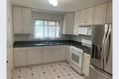2402 E Grand Avenue, Lindenhurst, IL 60046 - Photo 4