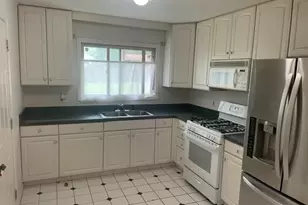 2402 E Grand Ave, Lindenhurst, IL 60046 - Photo 4