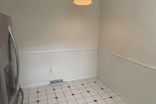 2402 E Grand Ave, Lindenhurst, IL 60046 - Photo 6