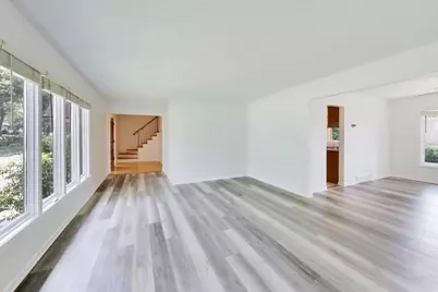 10S324 Hampshire Lane, Willowbrook, IL 60527 - Photo 6