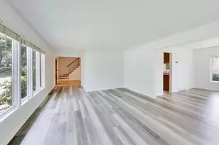 10S324 Hampshire Ln, Willowbrook, IL 60527 - Photo 6