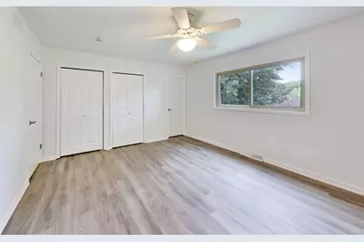 10S324 Hampshire Lane, Willowbrook, IL 60527 - Photo 18