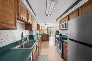 1566 N Windsor Dr, Arlington Heights, IL 60004 - Photo 20