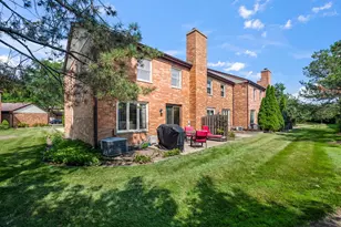 1566 N Windsor Dr, Arlington Heights, IL 60004 - Photo 6