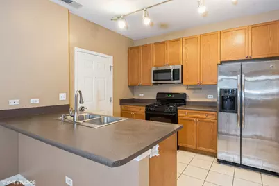 758 W 15th Street #2A, Chicago, IL 60607 - Photo 4