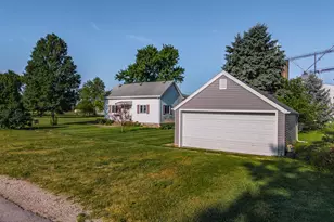 13223 N 2760 Rd, Forrest, IL 61741 - Photo 2