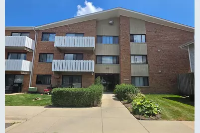 2000 Bayside Drive #304, Palatine, IL 60074 - Photo 2