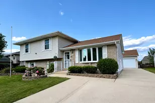 1414 Howland Dr, Joliet, IL 60431 - Photo 2