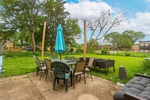 405 N Iowa Ave, Villa Park, IL 60181 - Photo 14