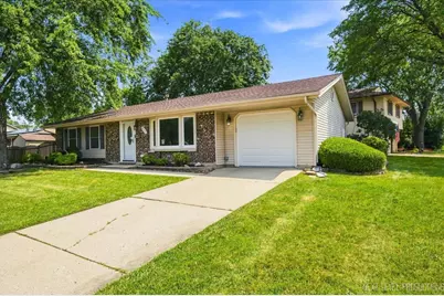 817 Stamford Court, Schaumburg, IL 60193 - Photo 2