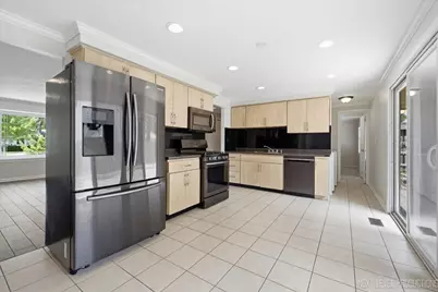 817 Stamford Court, Schaumburg, IL 60193 - Photo 8